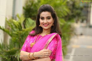 Manjusha Exclusive Photoshoot In Half Saree