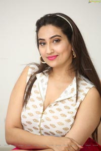 Manjusha at Kobbari Matta Pre-Release