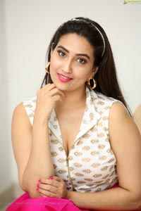 Manjusha at Kobbari Matta Pre-Release