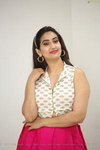 Manjusha at Kobbari Matta Pre-Release