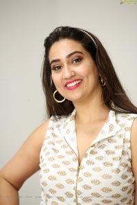 Manjusha at Kobbari Matta Pre-Release