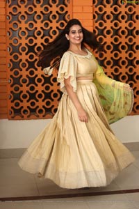 Manjusha at Chiranjeevi 63rd Birthday Celebrations