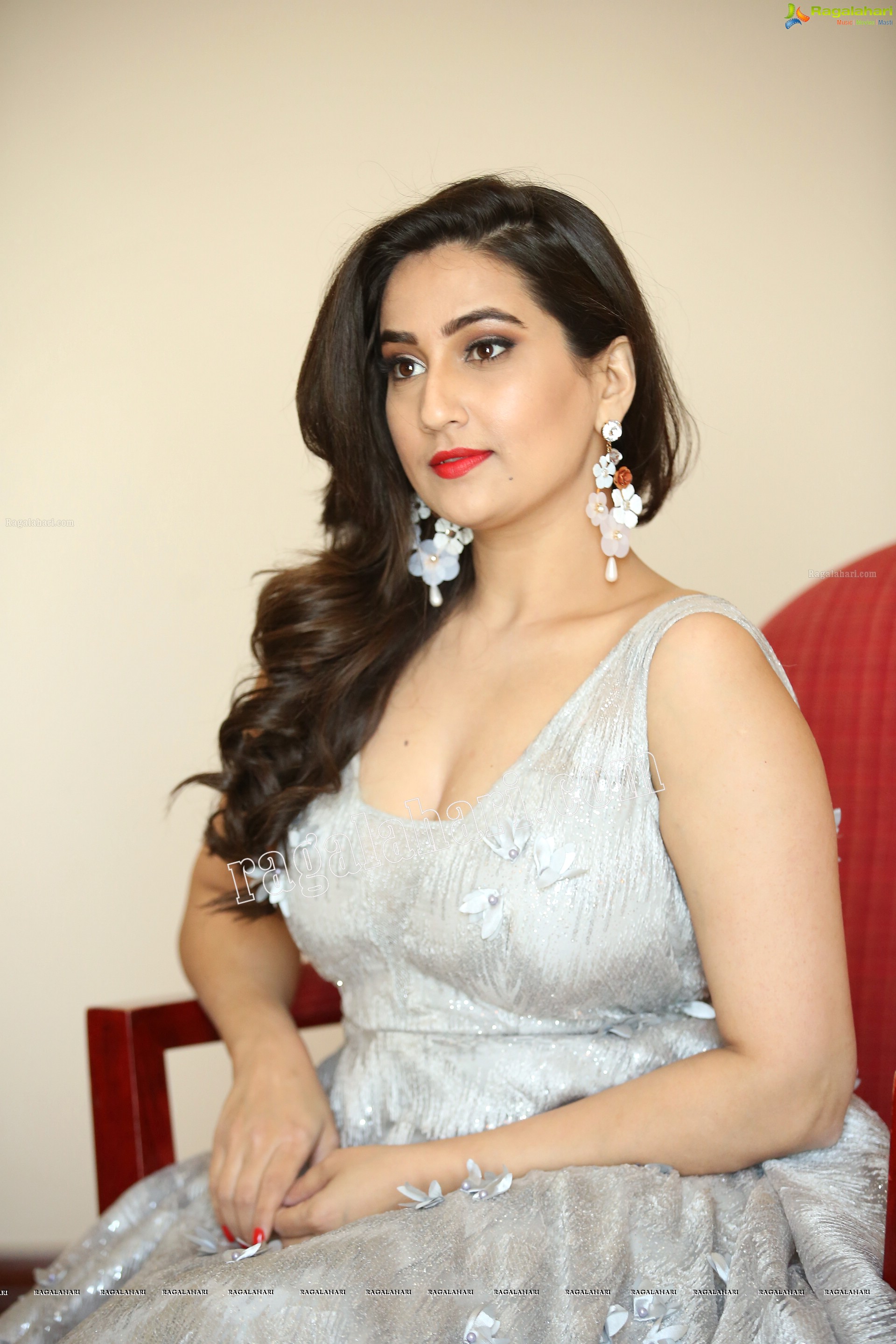 Manjusha @ SIIMA 2019 (Exclusive) (High Definition Photos)