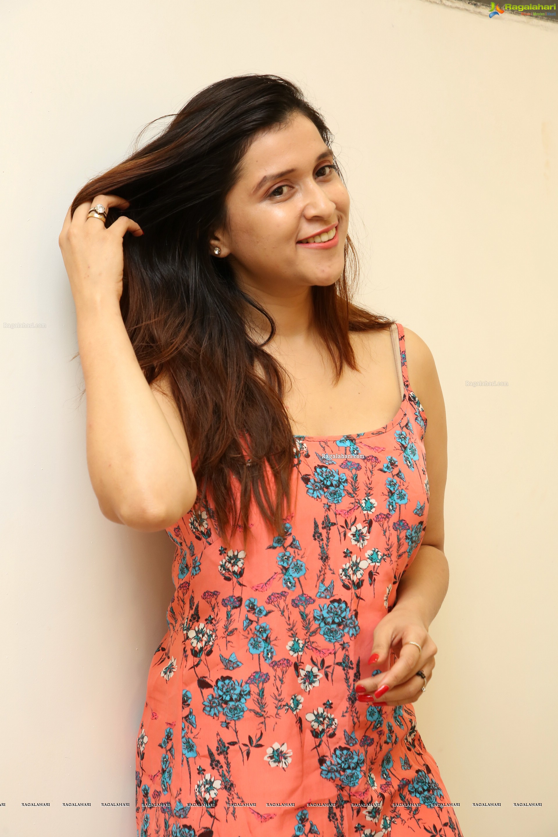 Mannara Chopra @ Dreamline Furniture & Furnishings Launch - HD Gallery