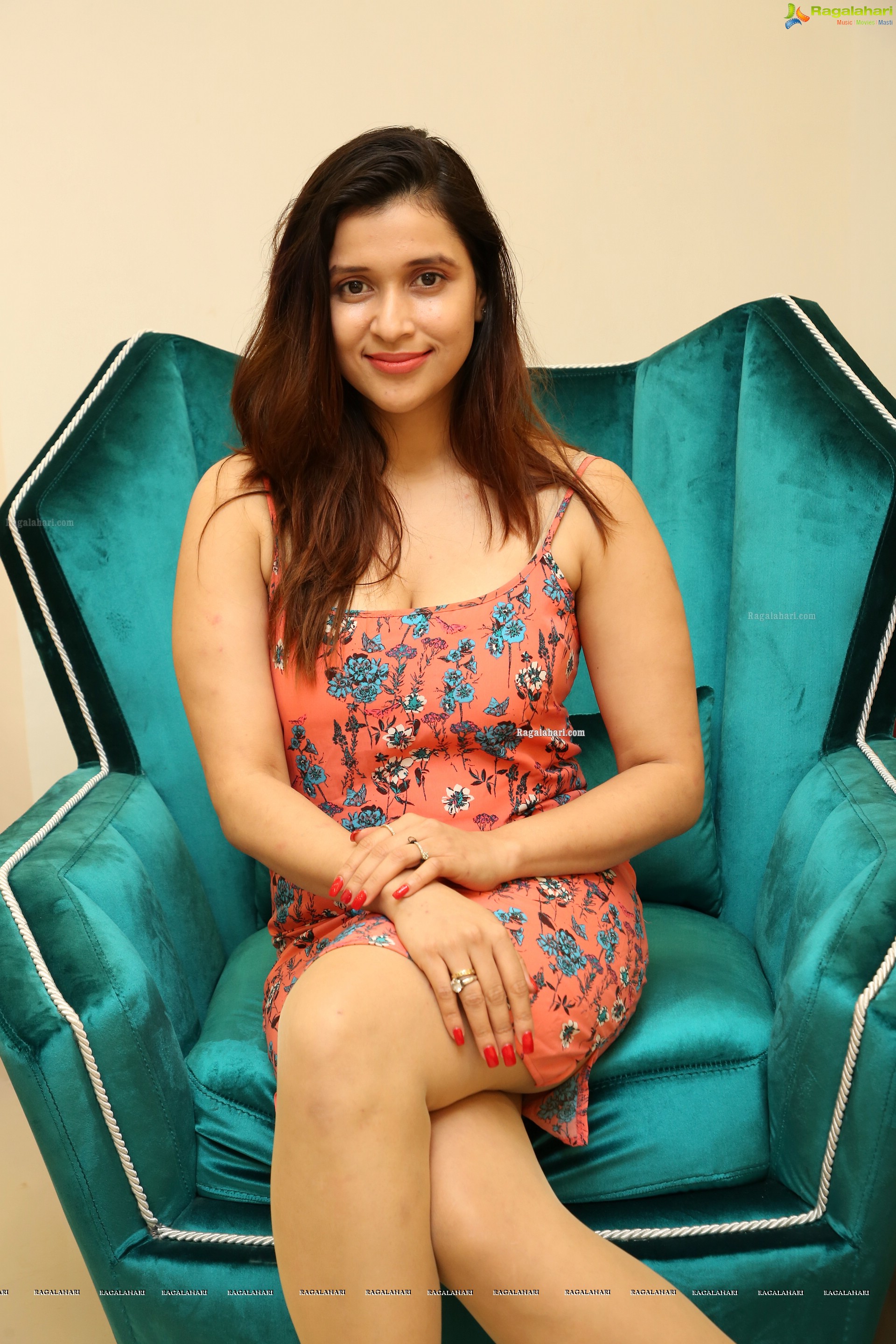 Mannara Chopra @ Dreamline Furniture & Furnishings Launch - HD Gallery