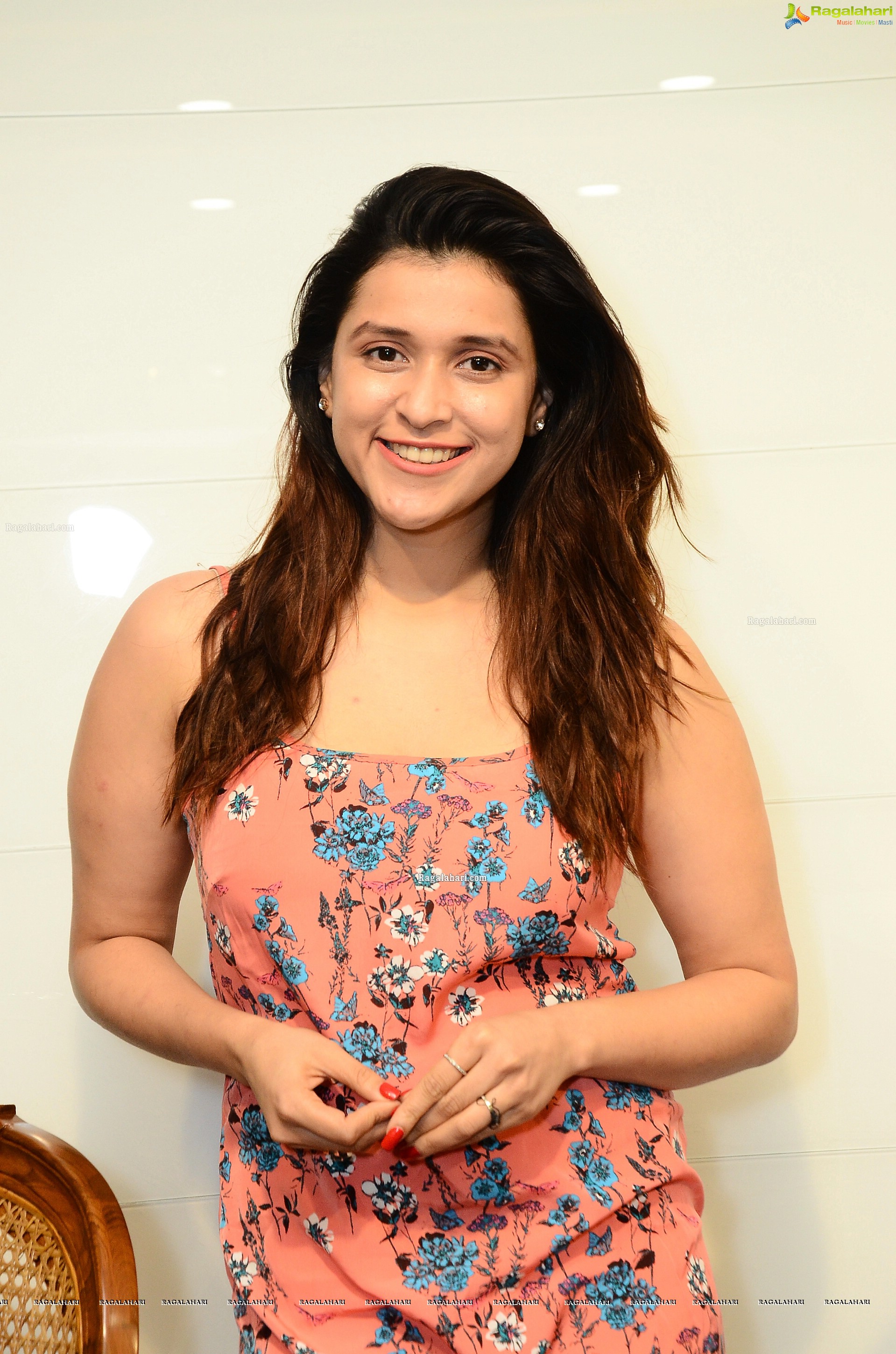 Mannara Chopra @ Dreamline Furniture & Furnishings Launch - HD Gallery