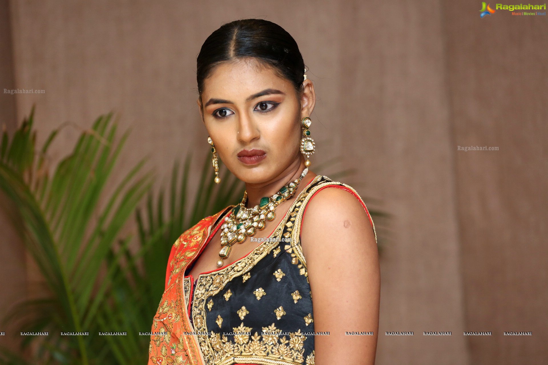 Meenal @ Royal Fables Exhibition - HD Gallery