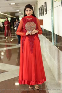 Naziya Khan at Hi-Life Fashion Show