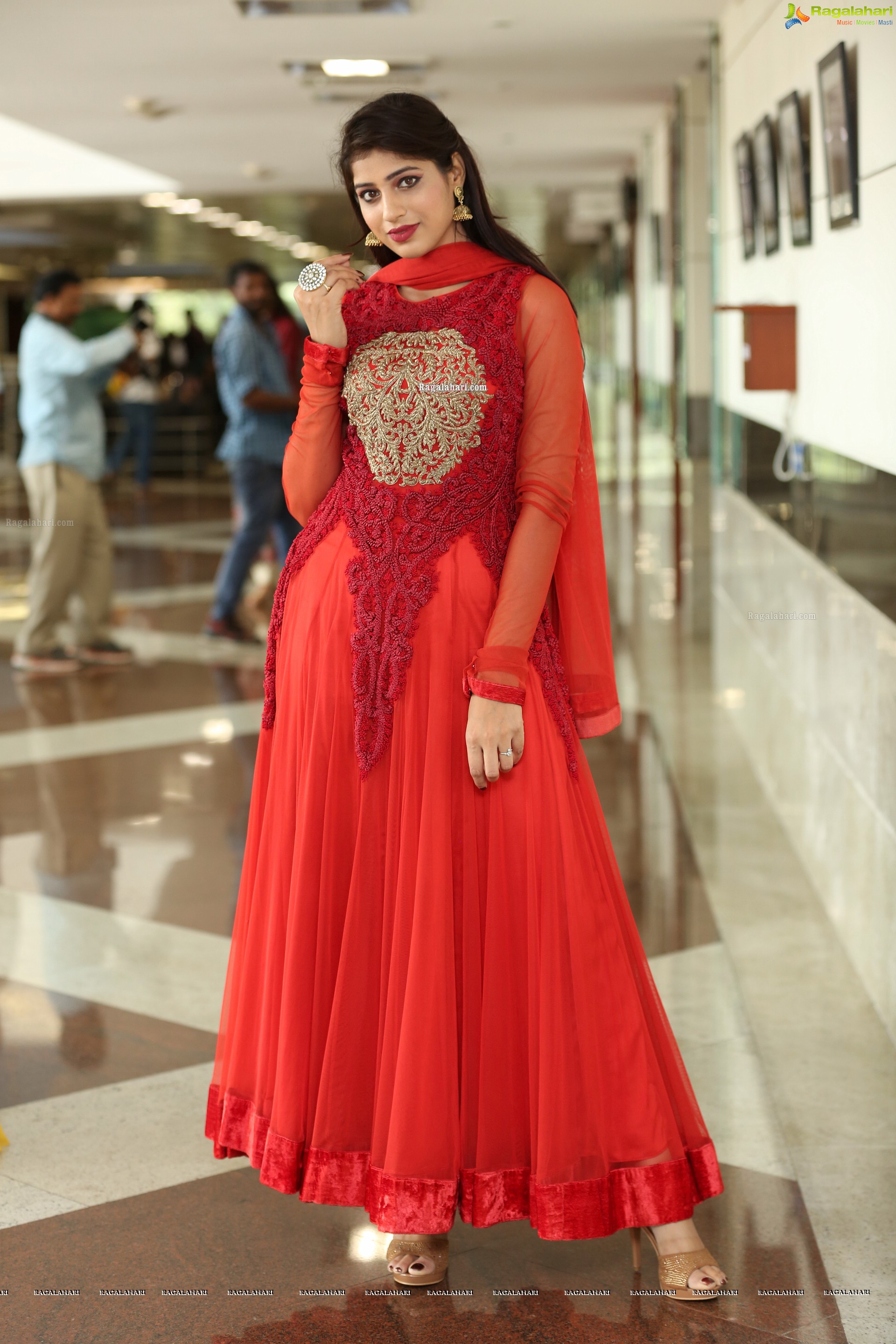 Naziya Khan @ Hi-Life Fashion Show & Grand Curtain Raiser - HD Gallery