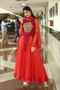 Naziya Khan at Hi-Life Fashion Show