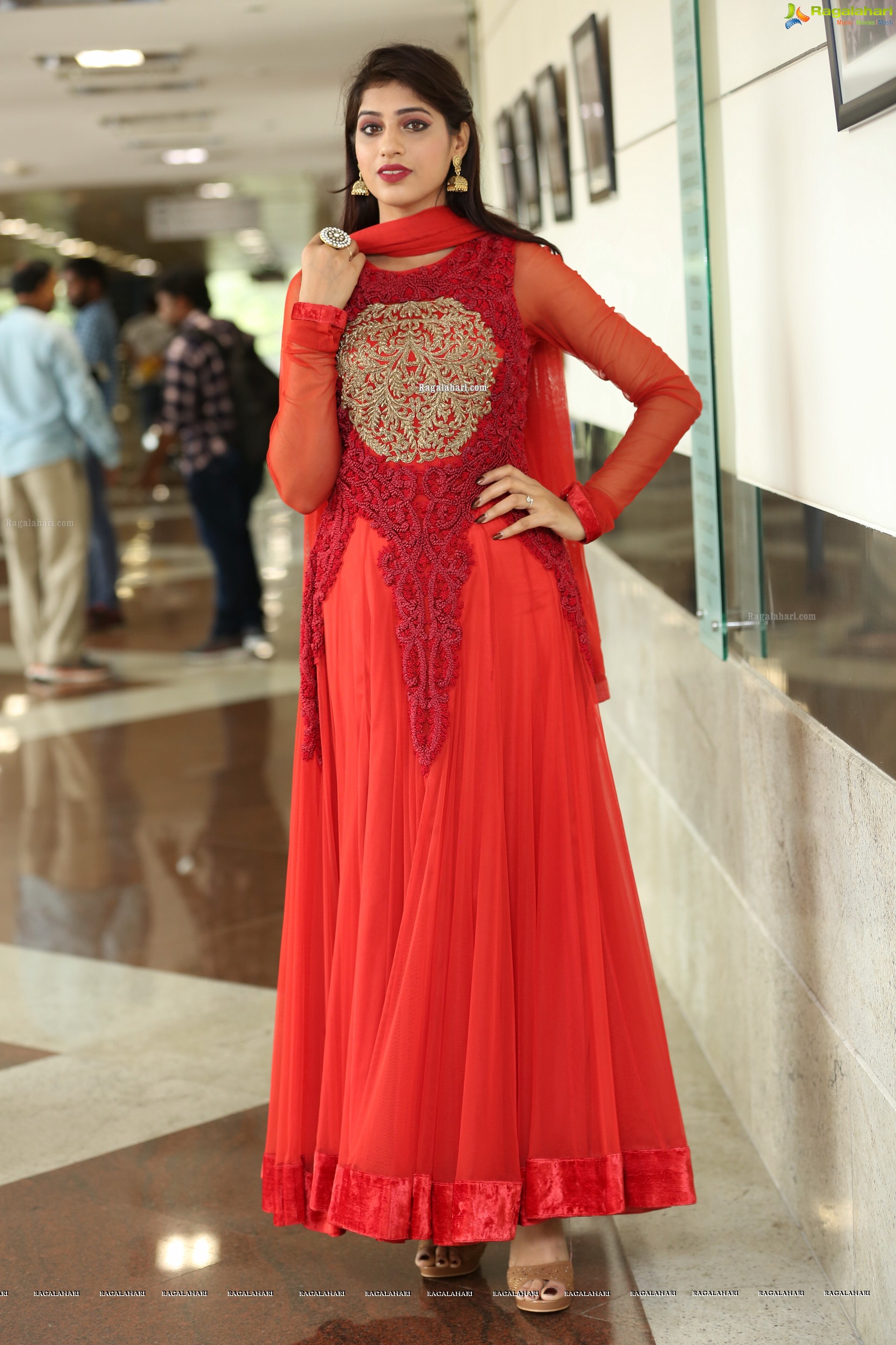 Naziya Khan @ Hi-Life Fashion Show & Grand Curtain Raiser - HD Gallery