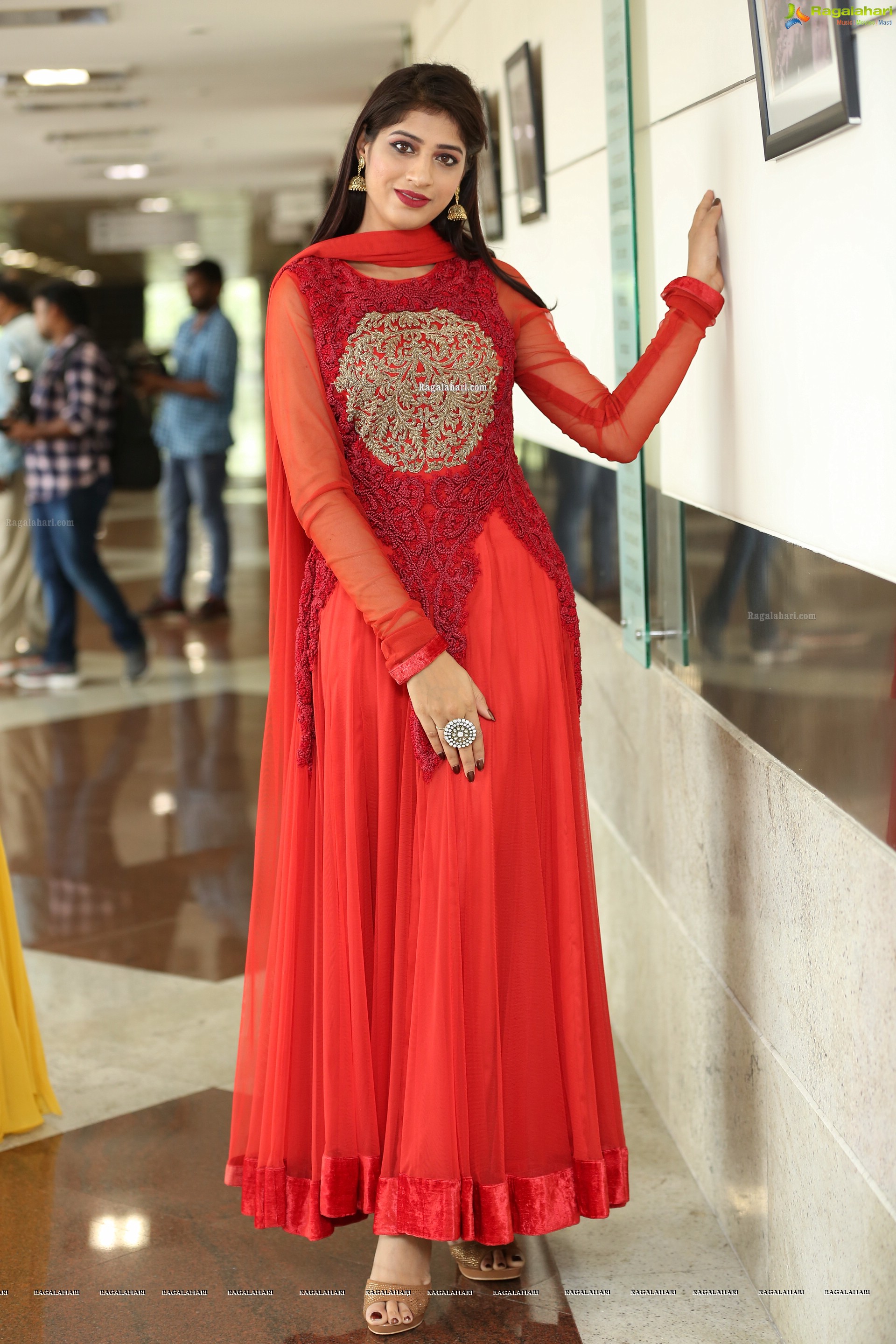 Naziya Khan @ Hi-Life Fashion Show & Grand Curtain Raiser - HD Gallery