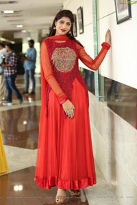 Naziya Khan at Hi-Life Fashion Show