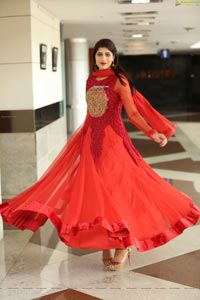 Naziya Khan at Hi-Life Fashion Show