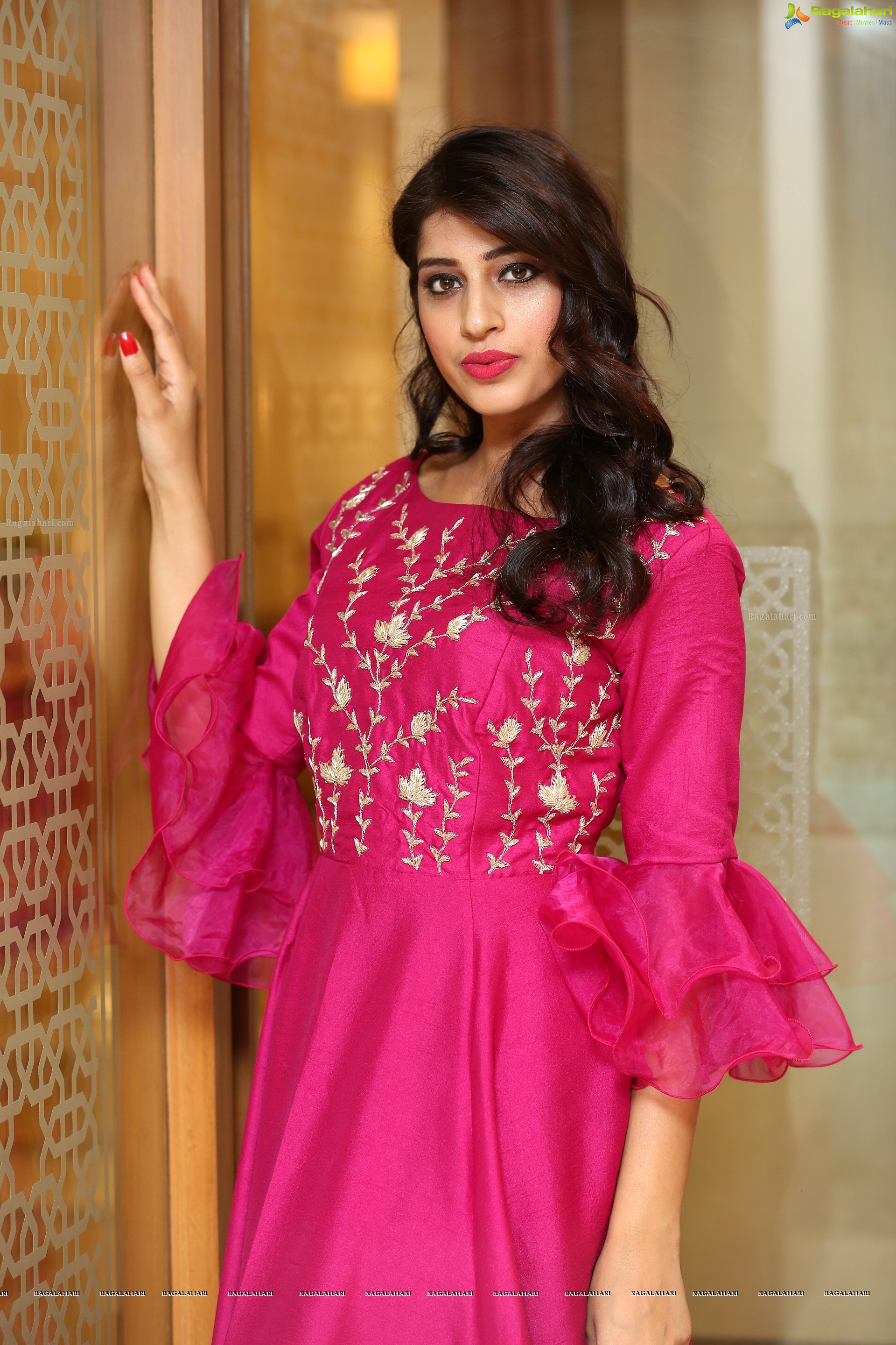 Naziya Khan @ Sutraa Fashion & Lifestyle Expo Curtain Raiser - HD Gallery