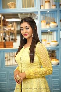 Pooja Jhaveri at Dadu's Launch