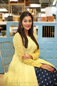 Pooja Jhaveri at Dadu's Launch