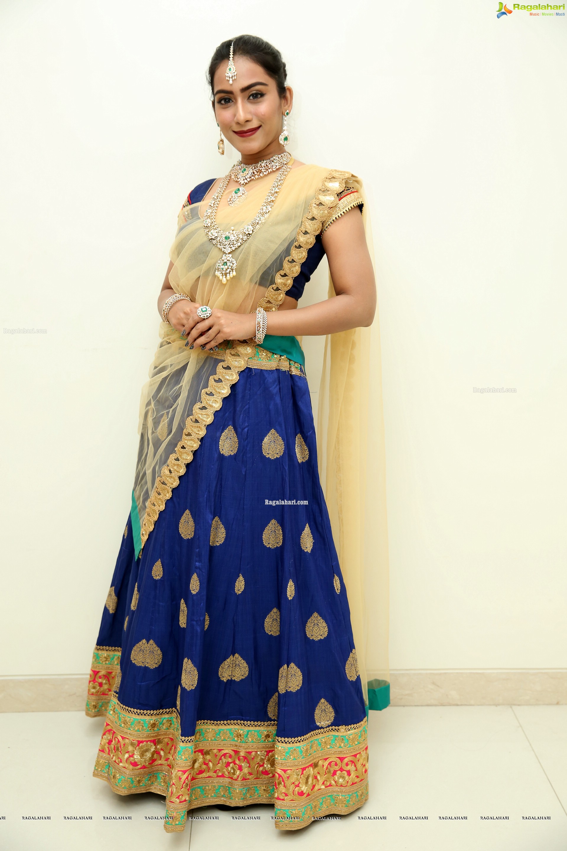 Preethi Singh @ Kirtilals Bridal collection ‘Sindooram’ Display - HD Gallery