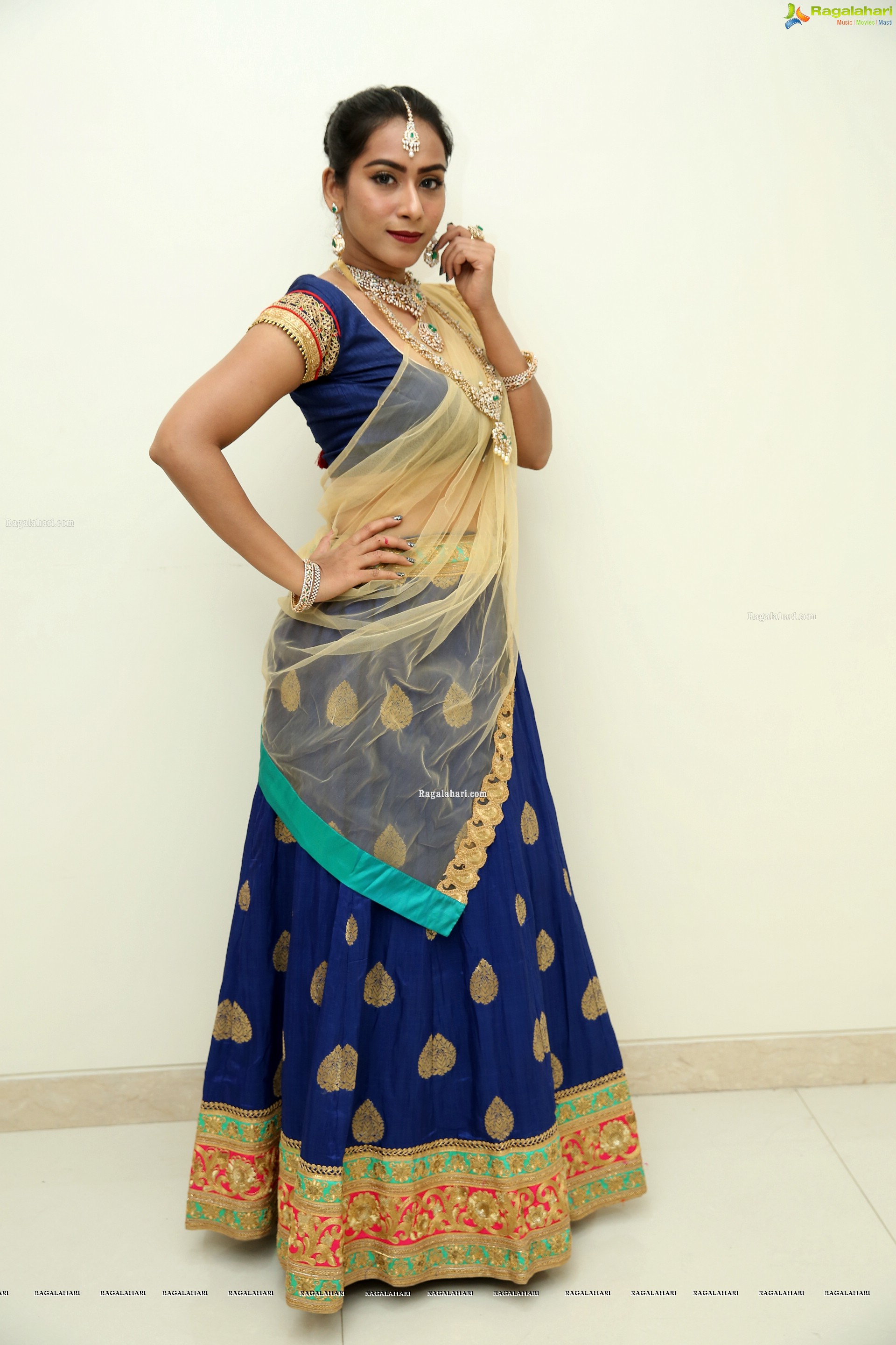 Preethi Singh @ Kirtilals Bridal collection ‘Sindooram’ Display - HD Gallery