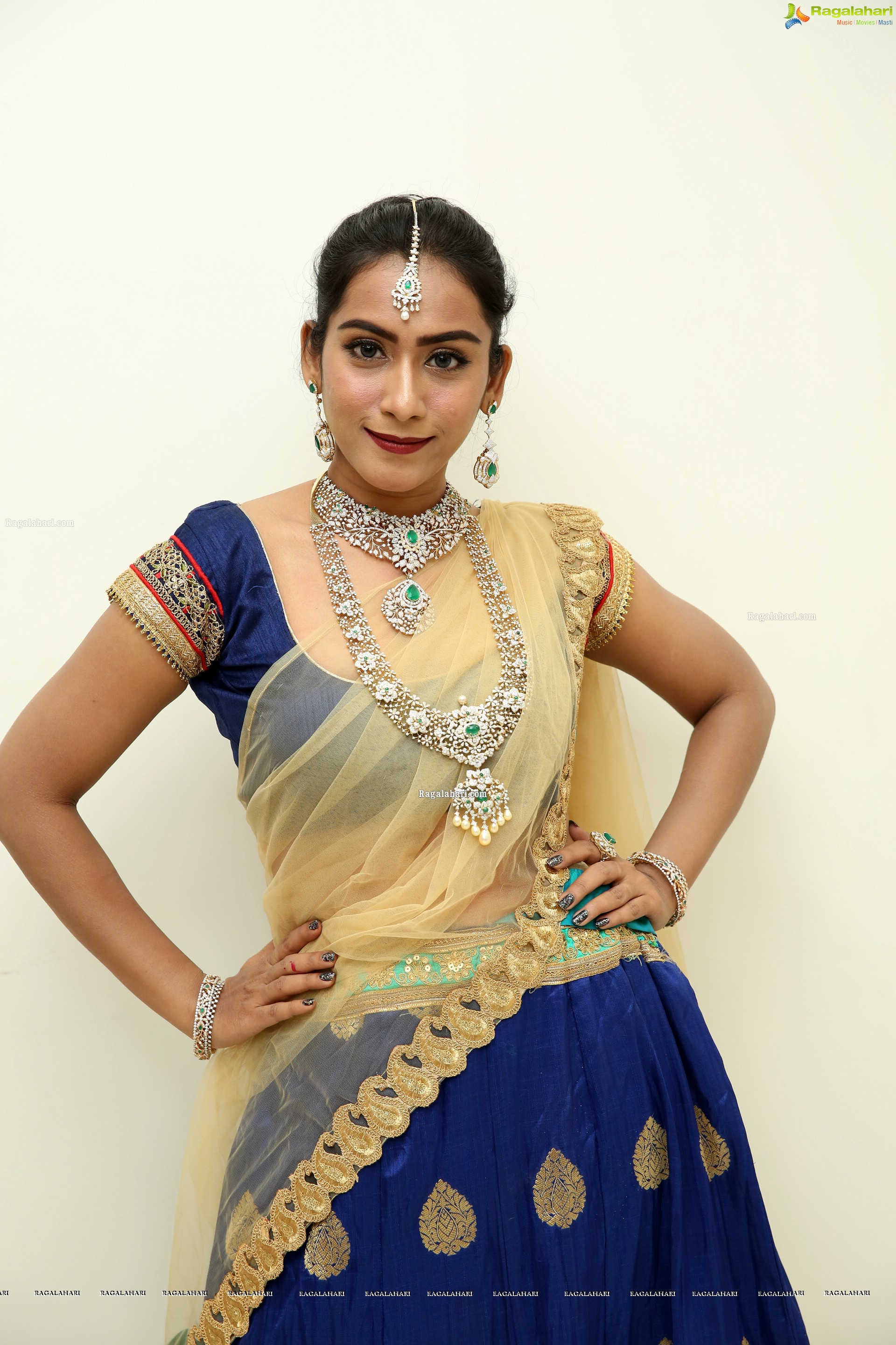 Preethi Singh @ Kirtilals Bridal collection ‘Sindooram’ Display - HD Gallery