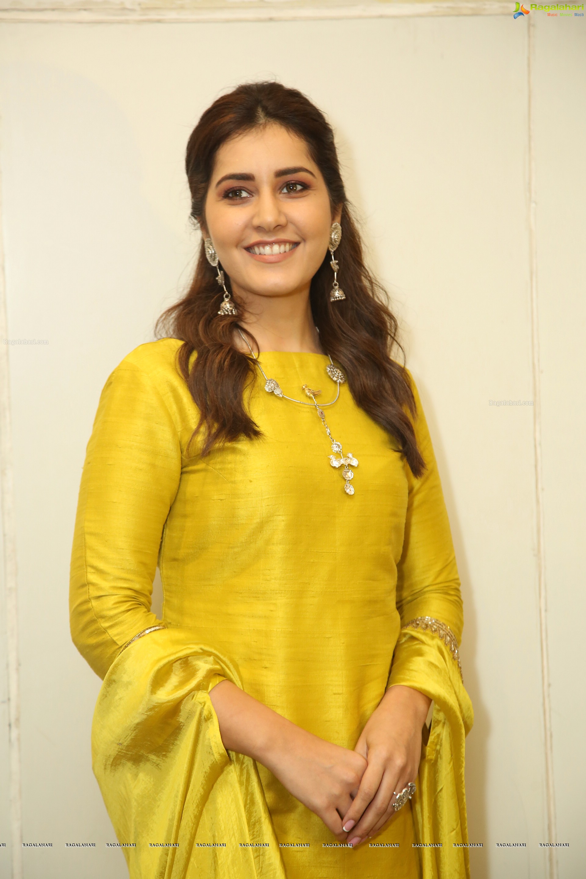 Raashi Khanna @ Kousalya Krishmarthy Pre-Release Event - HD Gallery