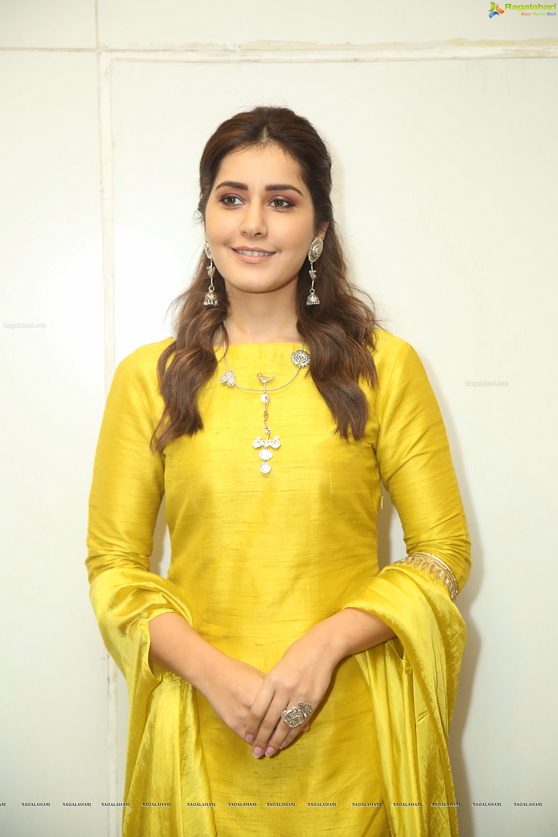 Raashi Khanna @ Kousalya Krishmarthy Pre-Release Event - HD Gallery