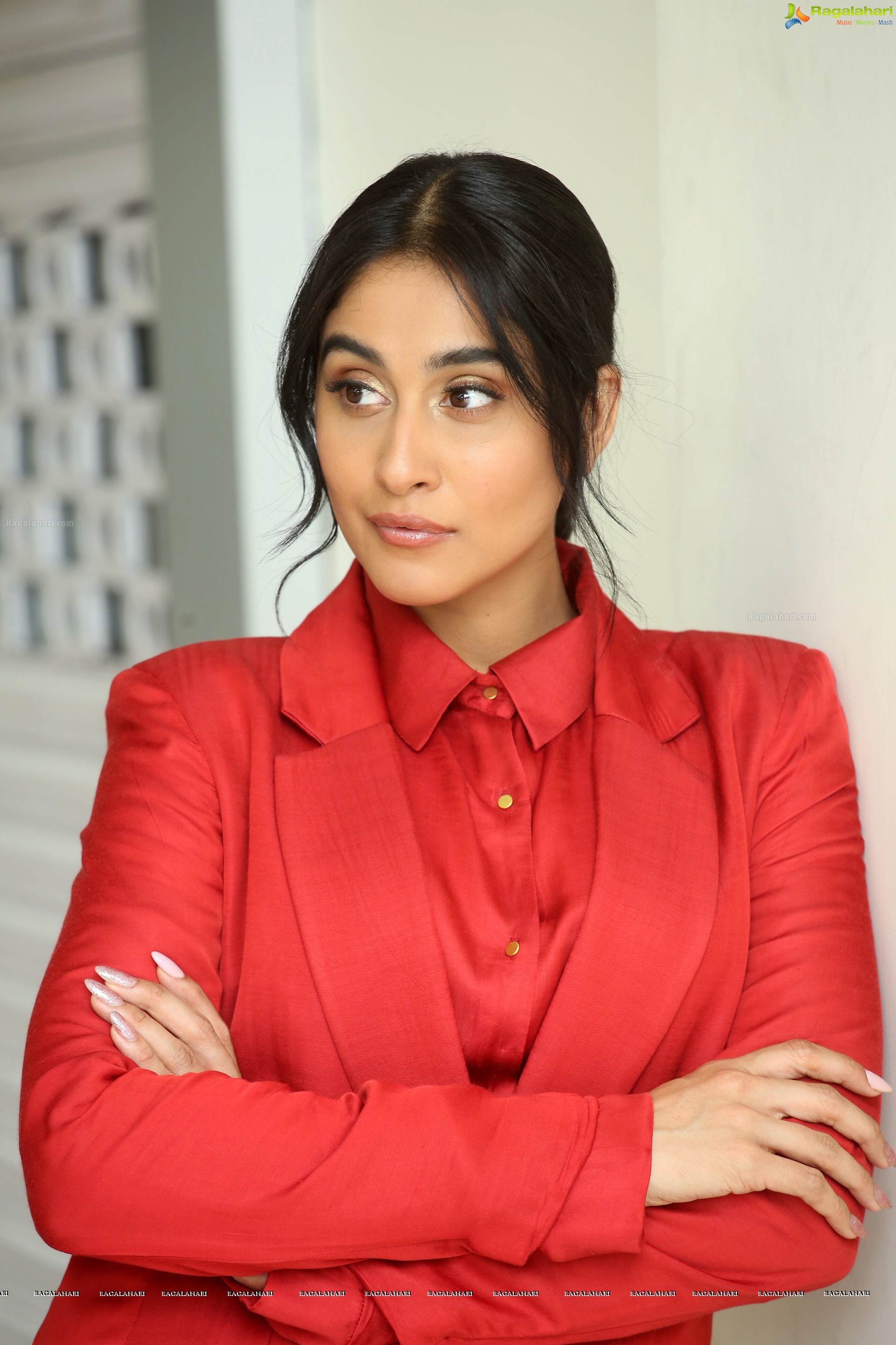 Regina Cassandra @ Evaru Movie Interview - HD Gallery