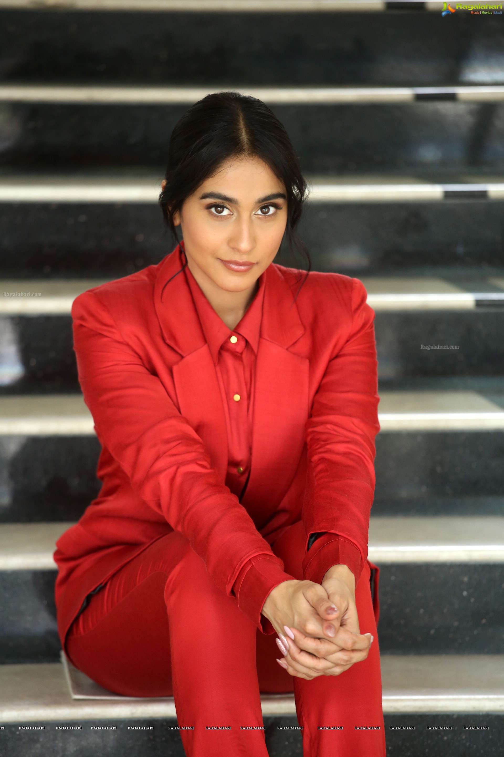 Regina Cassandra @ Evaru Movie Interview - HD Gallery