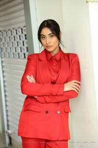 Regina Cassandra at Evaru Movie Interview