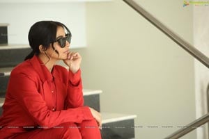 Regina Cassandra at Evaru Movie Interview