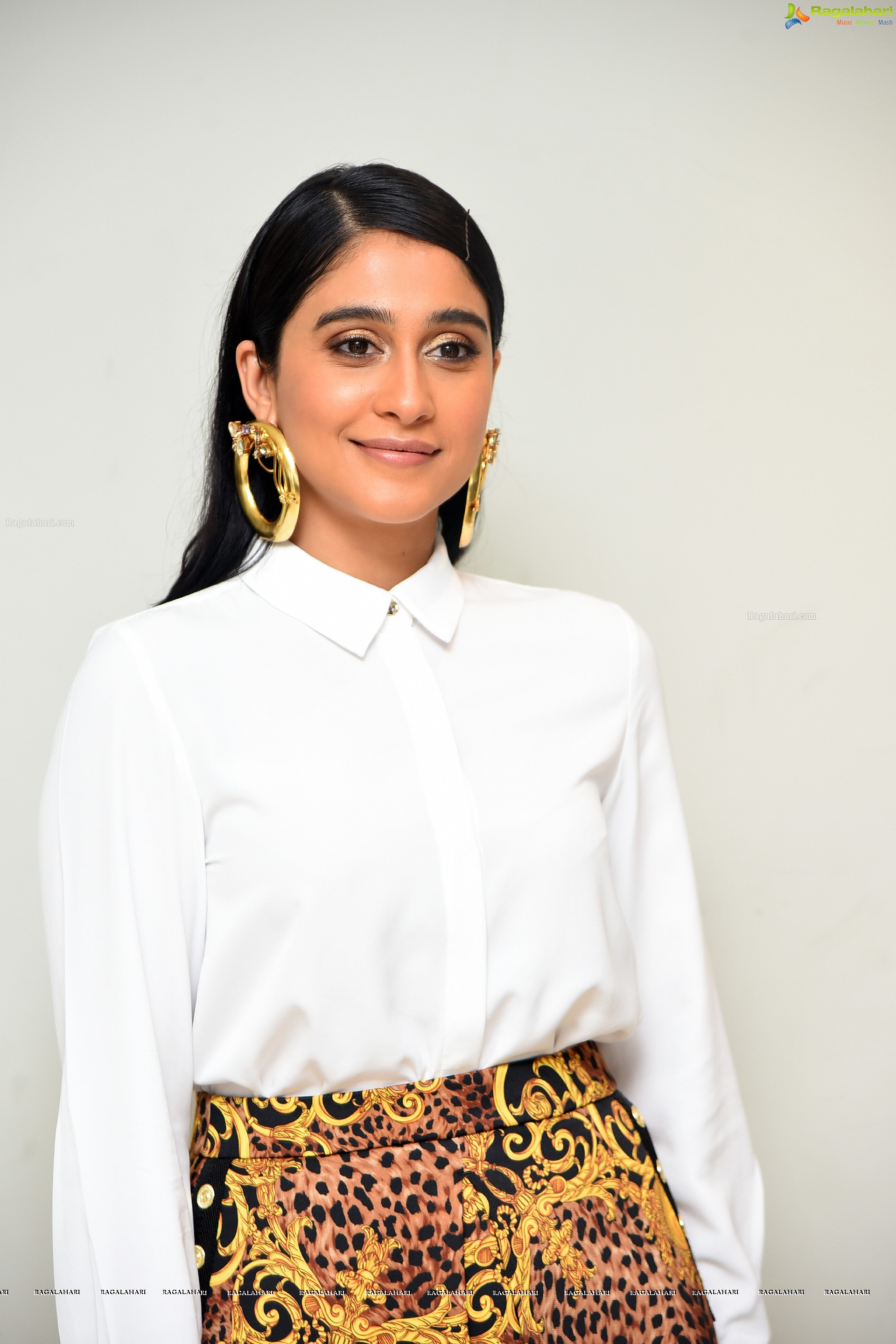 Regina Cassandra @ Evaru Movie Thanks Meet - HD Gallery