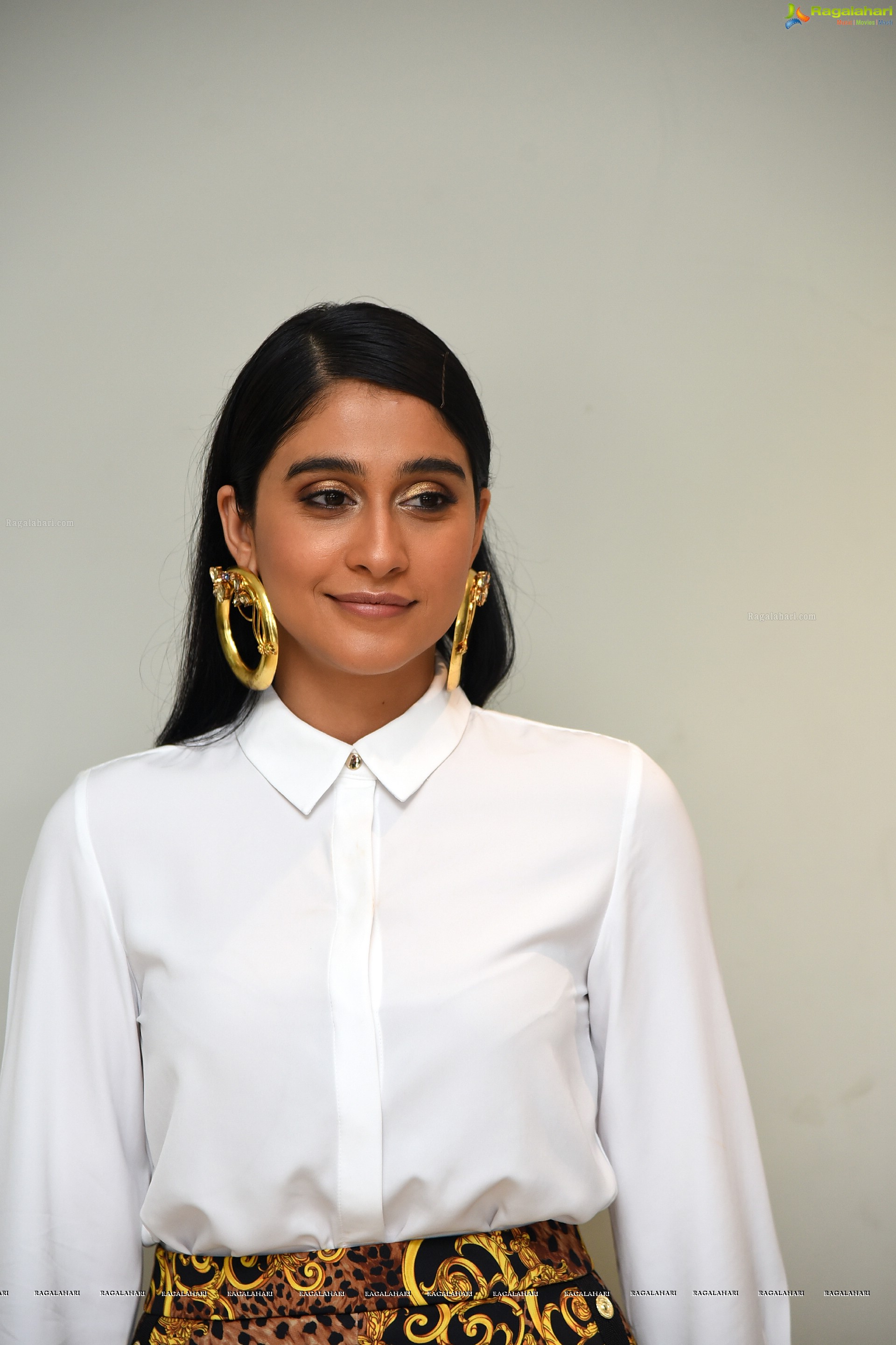 Regina Cassandra @ Evaru Movie Thanks Meet - HD Gallery