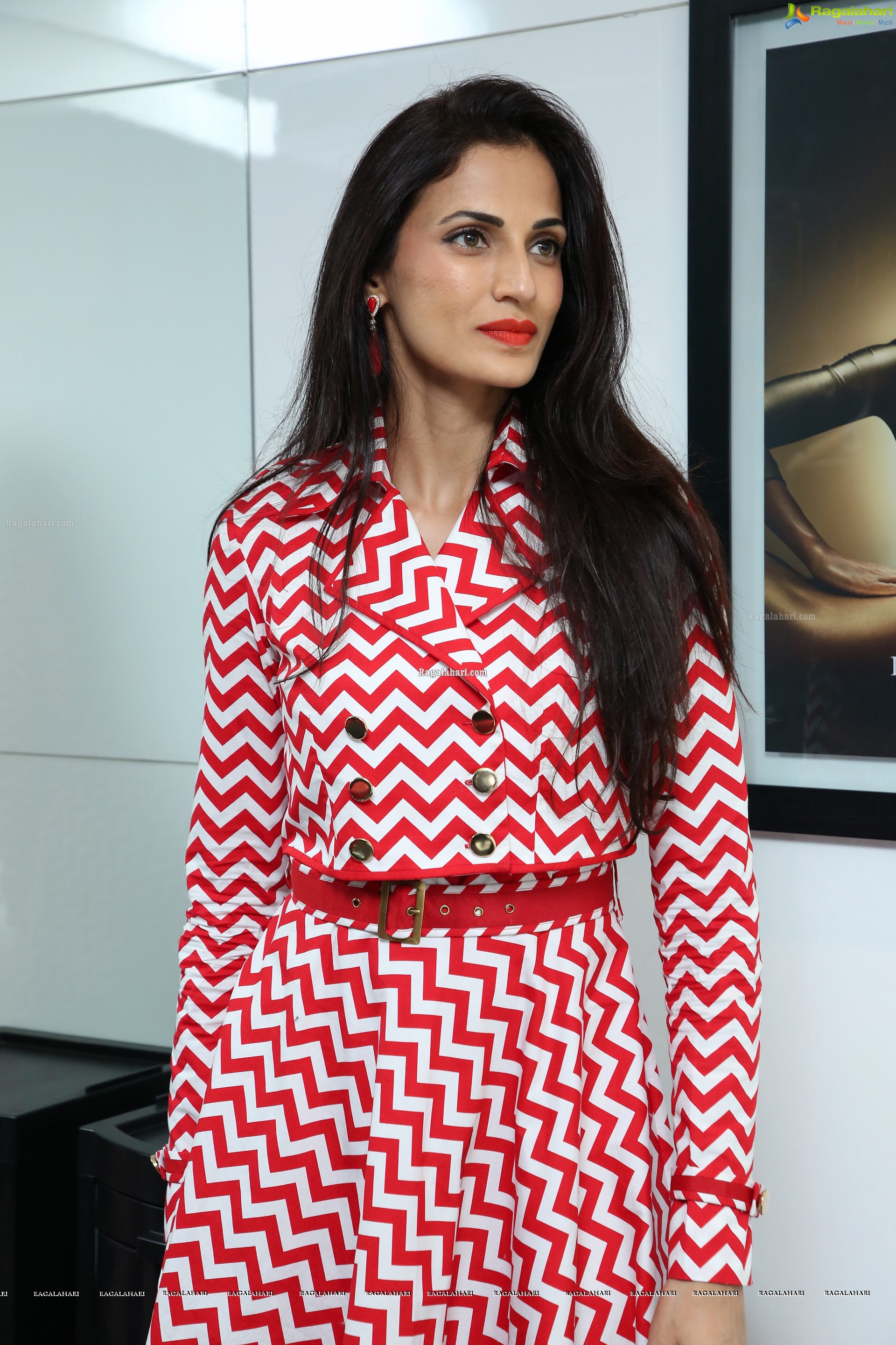 Shilpa Reddy @ Mirrors Luxury Salon - HD Gallery