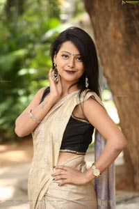 Shubhangi Pant at Neekosam Trailer Launch