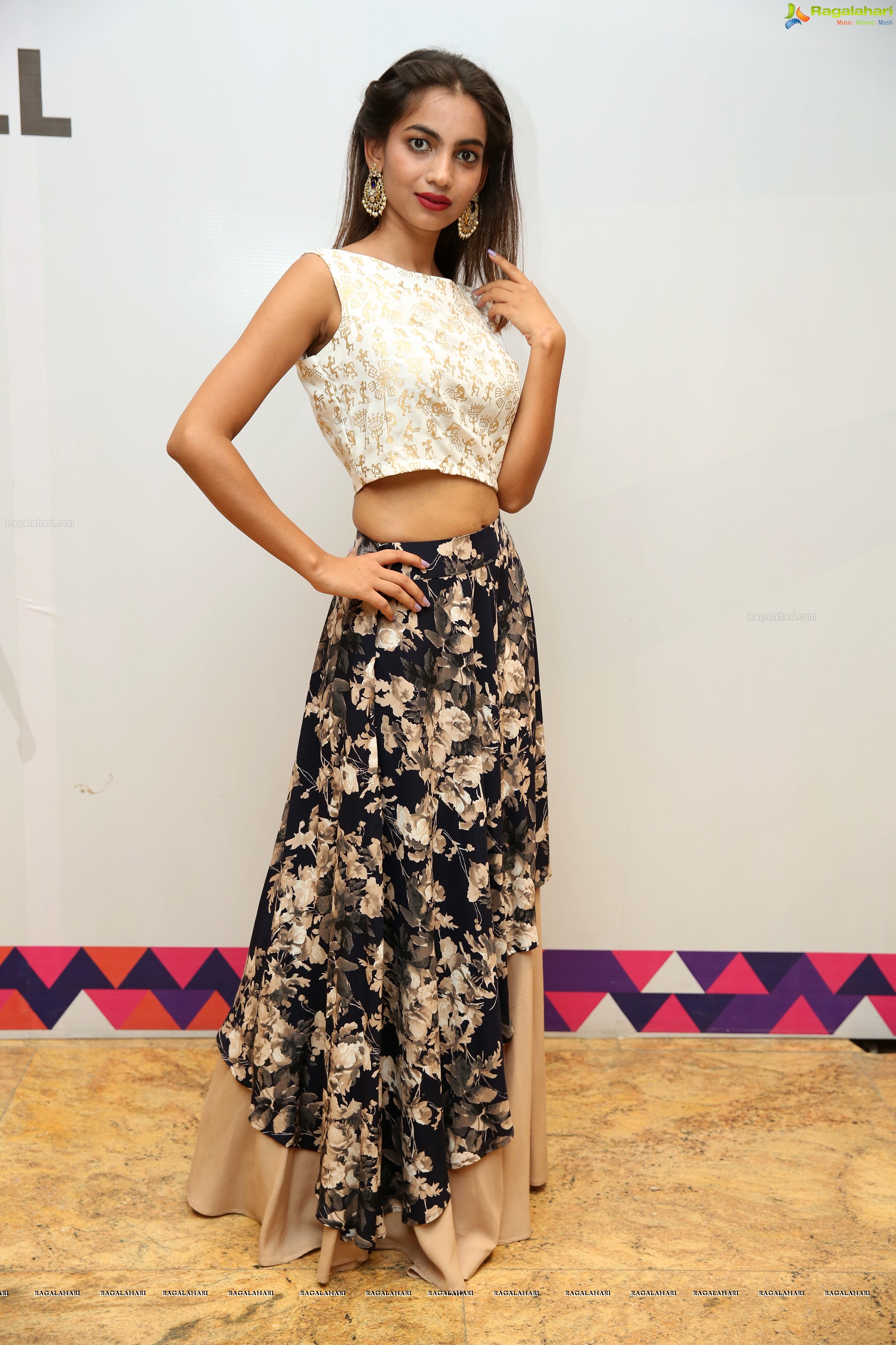 Sneha Singhania @ Dhaaga Trends Launch & Fashion Show - HD Gallery