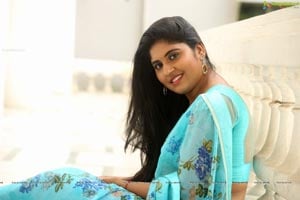 Sonia Chowdary at Ninnu Thalachi Teaser Launch