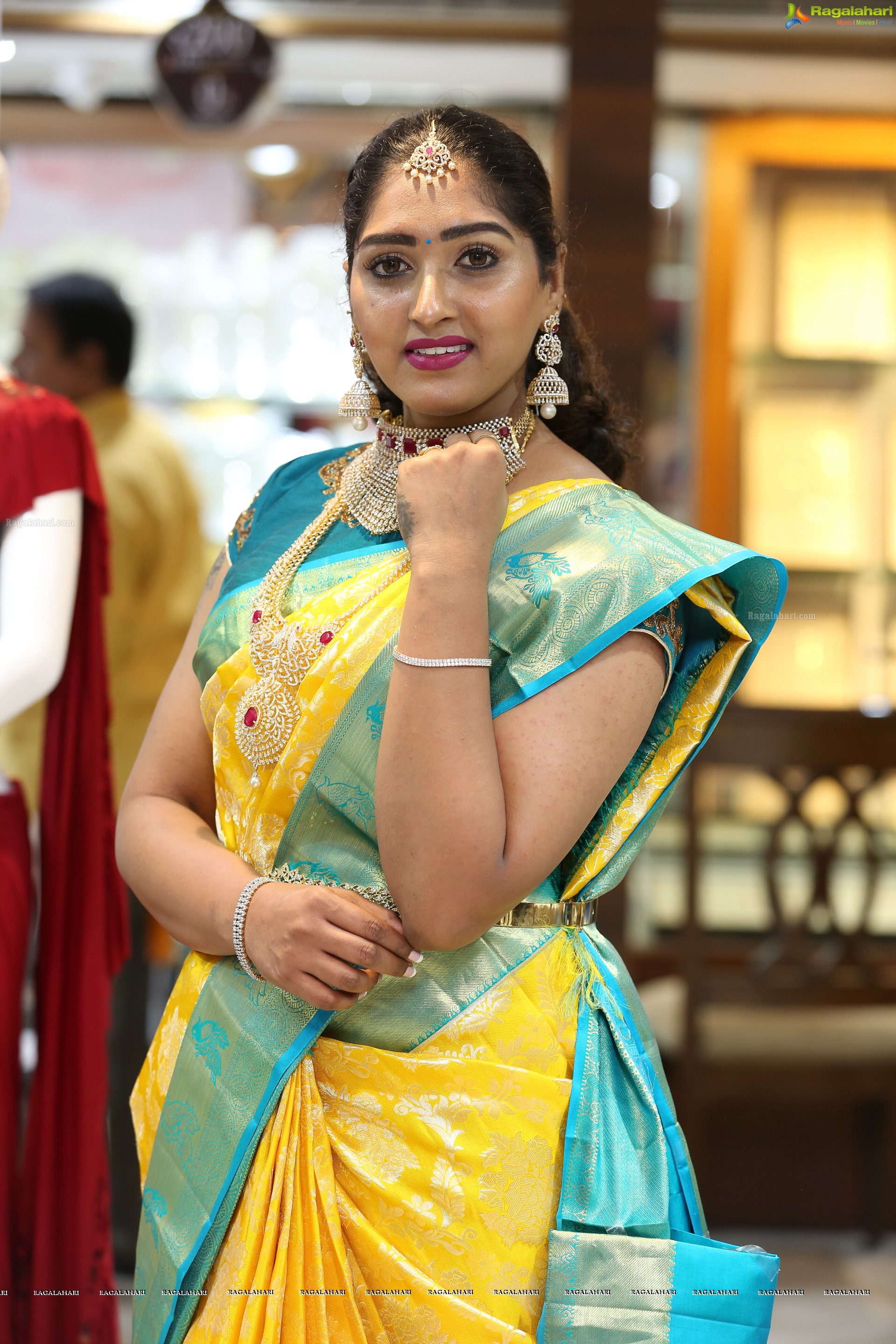 Sowmya Yadav @ Chandana Brothers New Collection Launch - HD Gallery