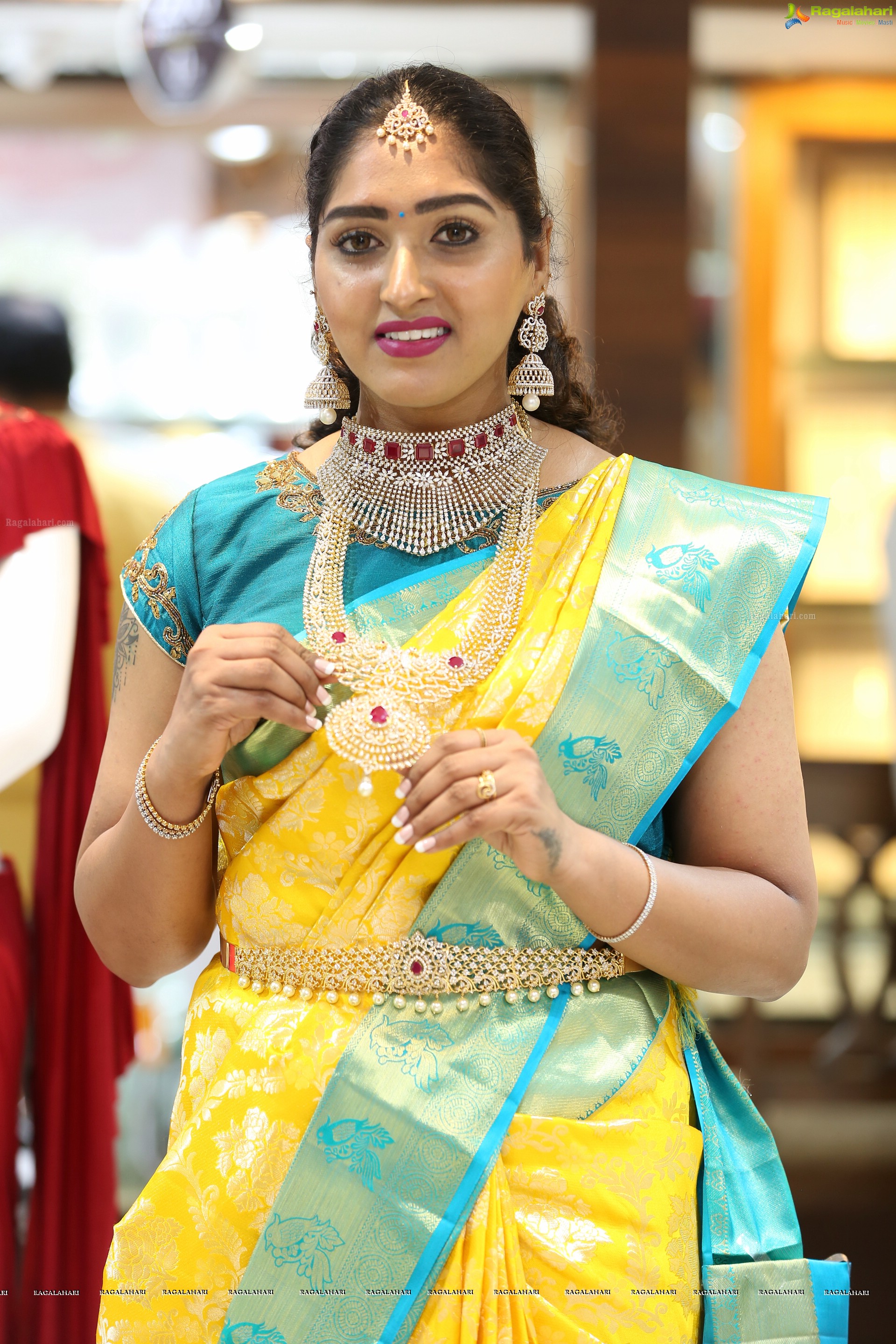 Sowmya Yadav @ Chandana Brothers New Collection Launch - HD Gallery