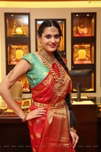 Swetha Jadhav at Tanishq Jewellery