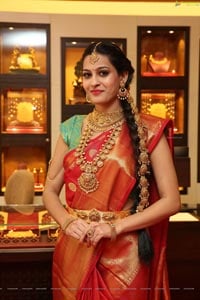 Swetha Jadhav at Tanishq Jewellery