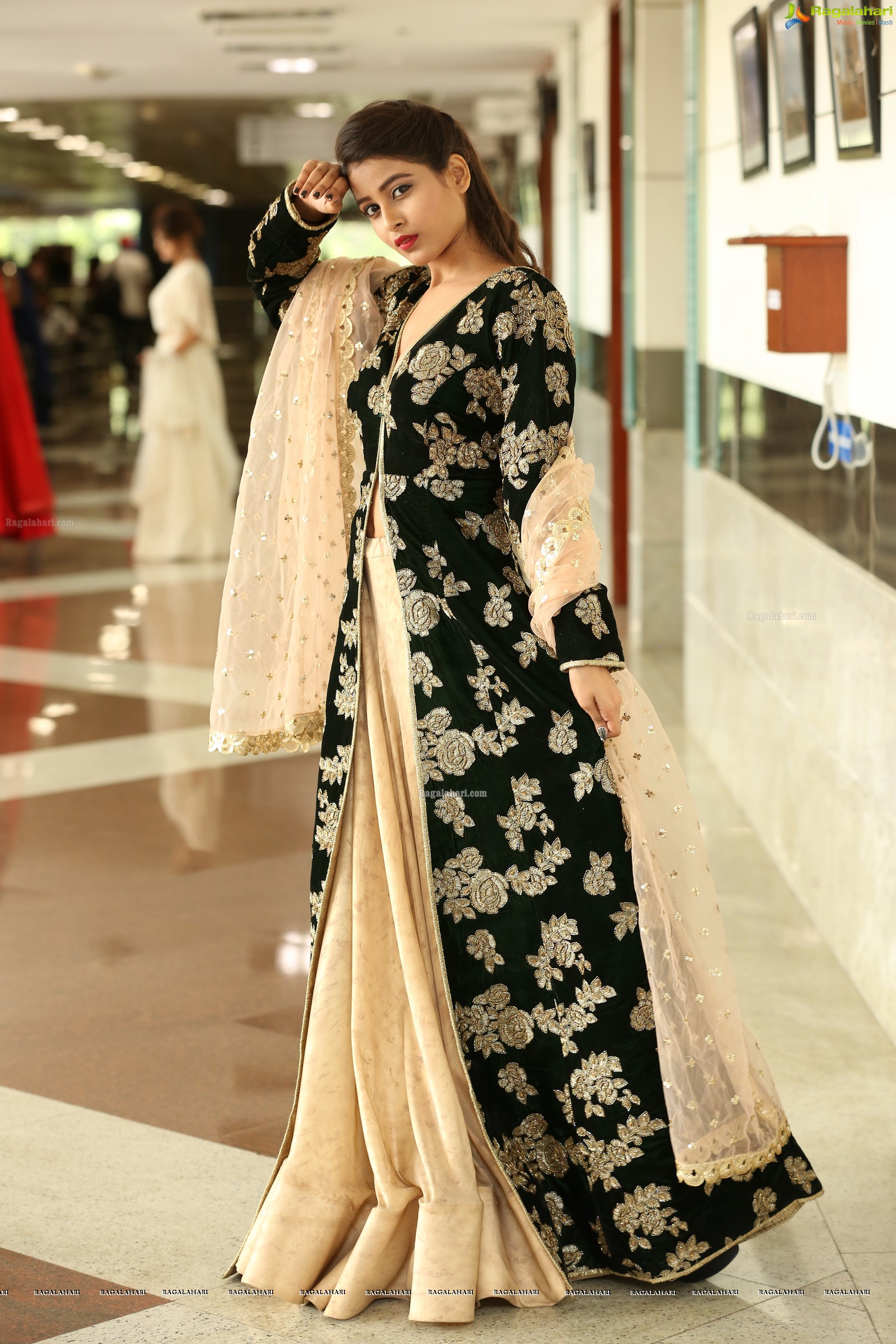 Twinkle Agarwal @ Hi-Life Exhibition Curtain Raiser & Fashion Show - HD Gallery