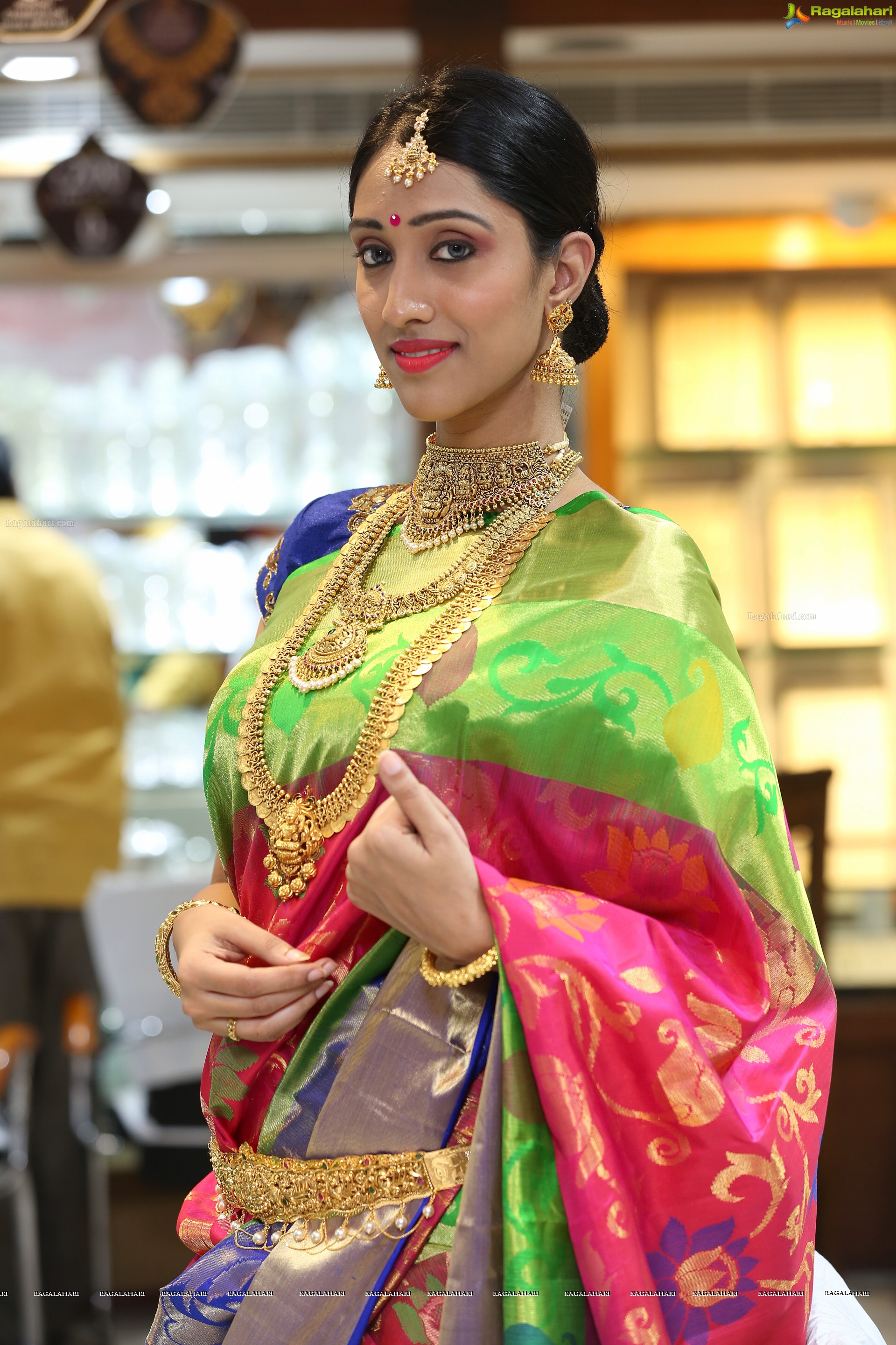 Veena Vemula @ Chandana Brothers New Collection Launch - HD Gallery