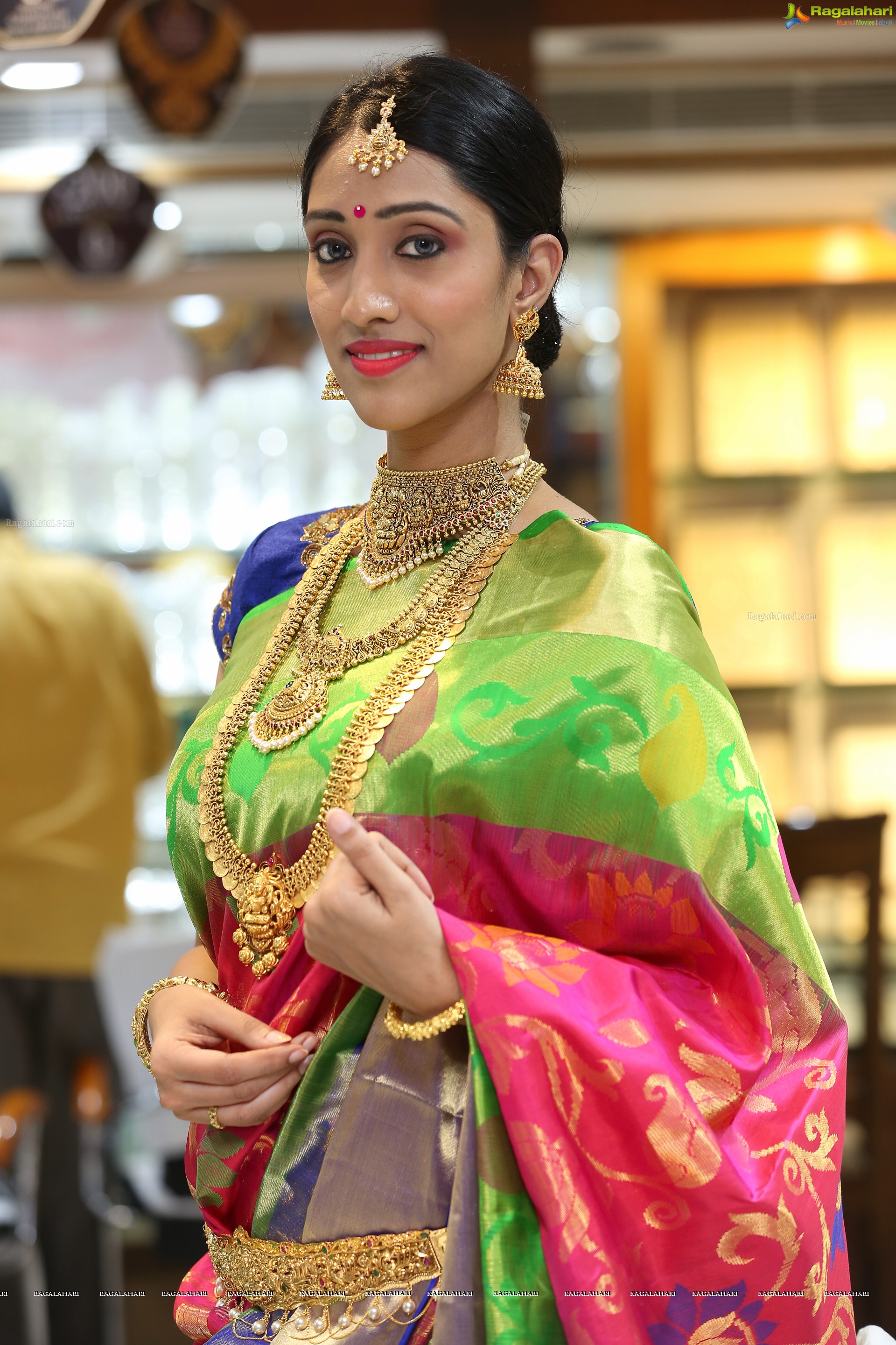 Veena Vemula @ Chandana Brothers New Collection Launch - HD Gallery