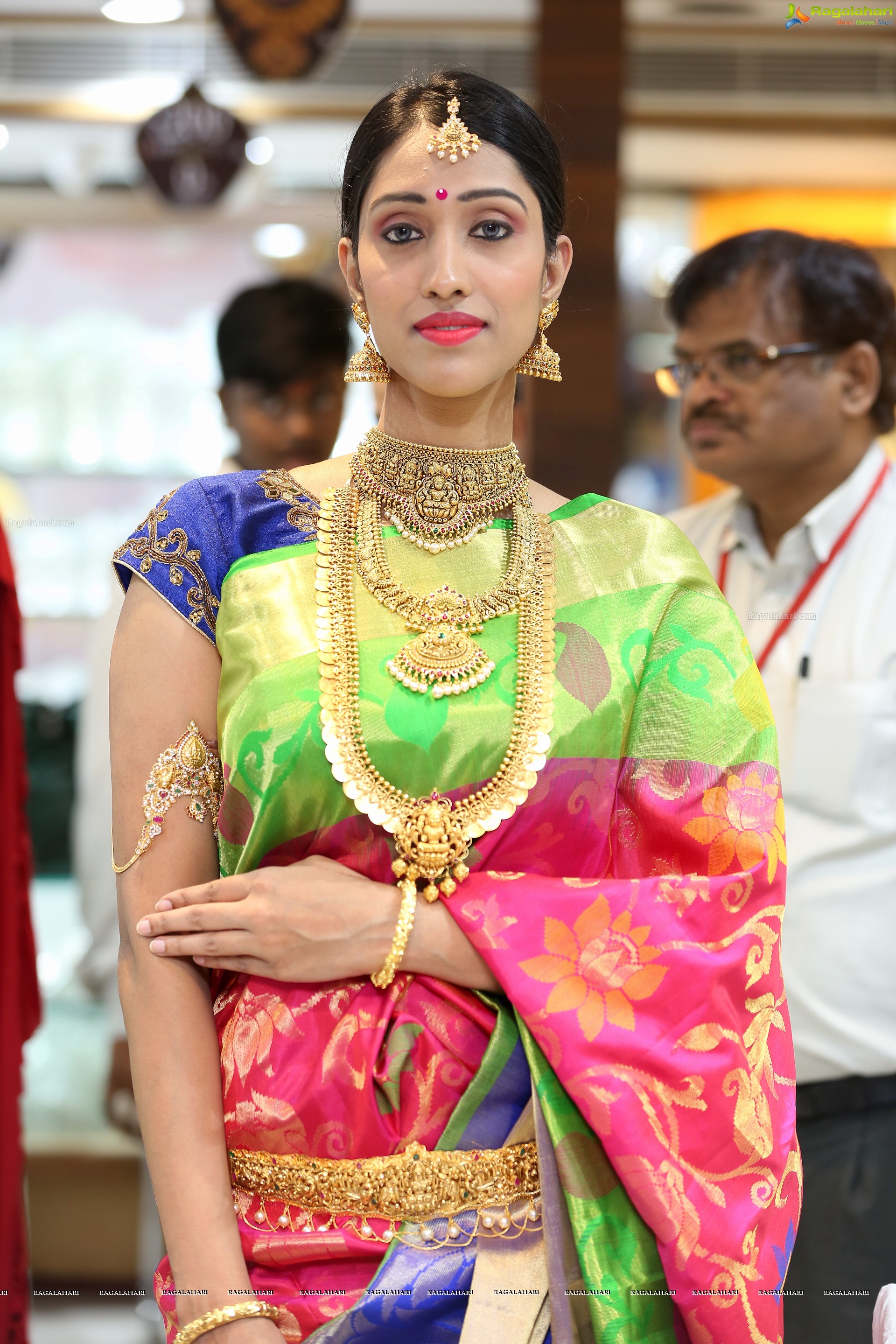 Veena Vemula @ Chandana Brothers New Collection Launch - HD Gallery