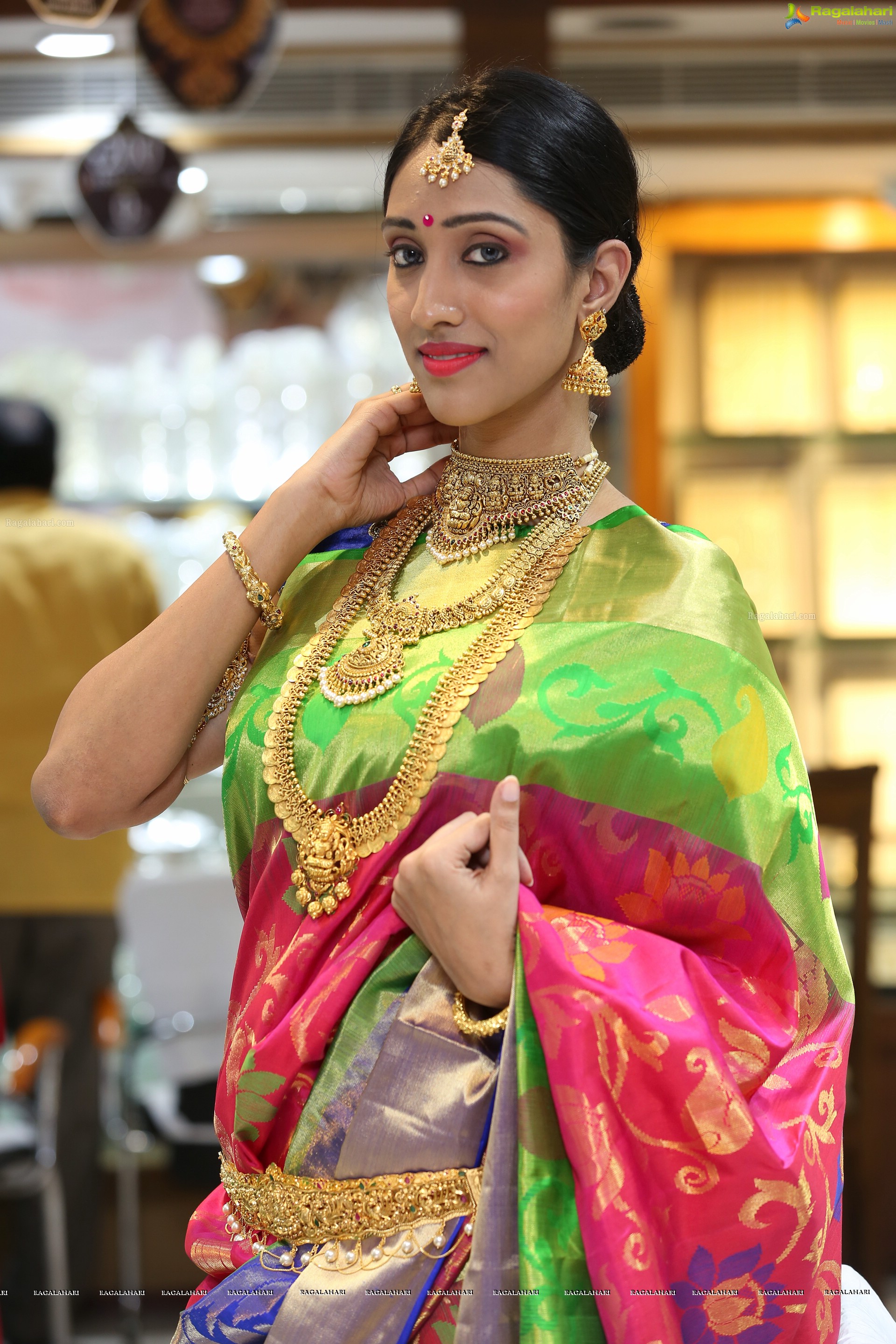 Veena Vemula @ Chandana Brothers New Collection Launch - HD Gallery