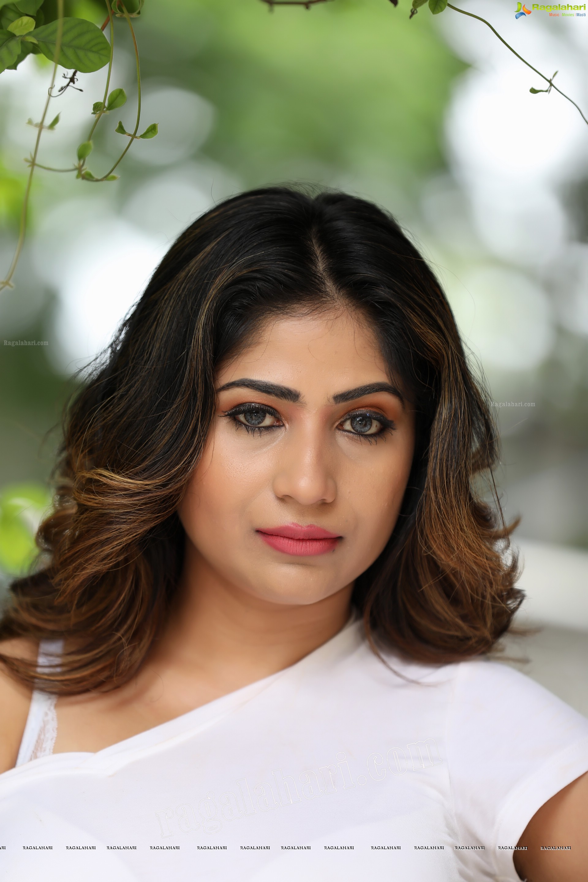 Madhulagna Das (Exclusive Photo Shoot) (High Definition Photos)