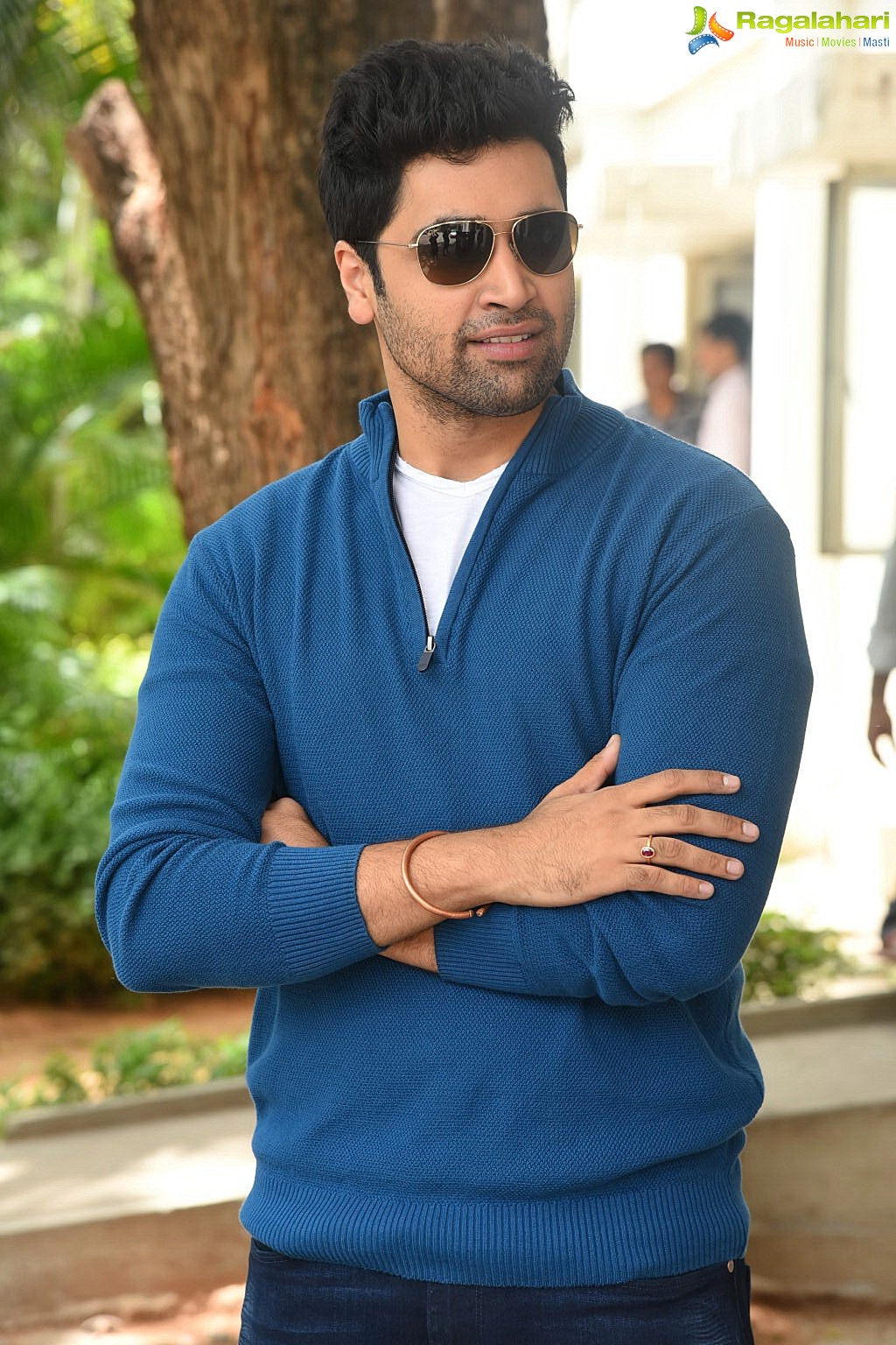 Adivi Sesh at Evaru Movie Press Meet