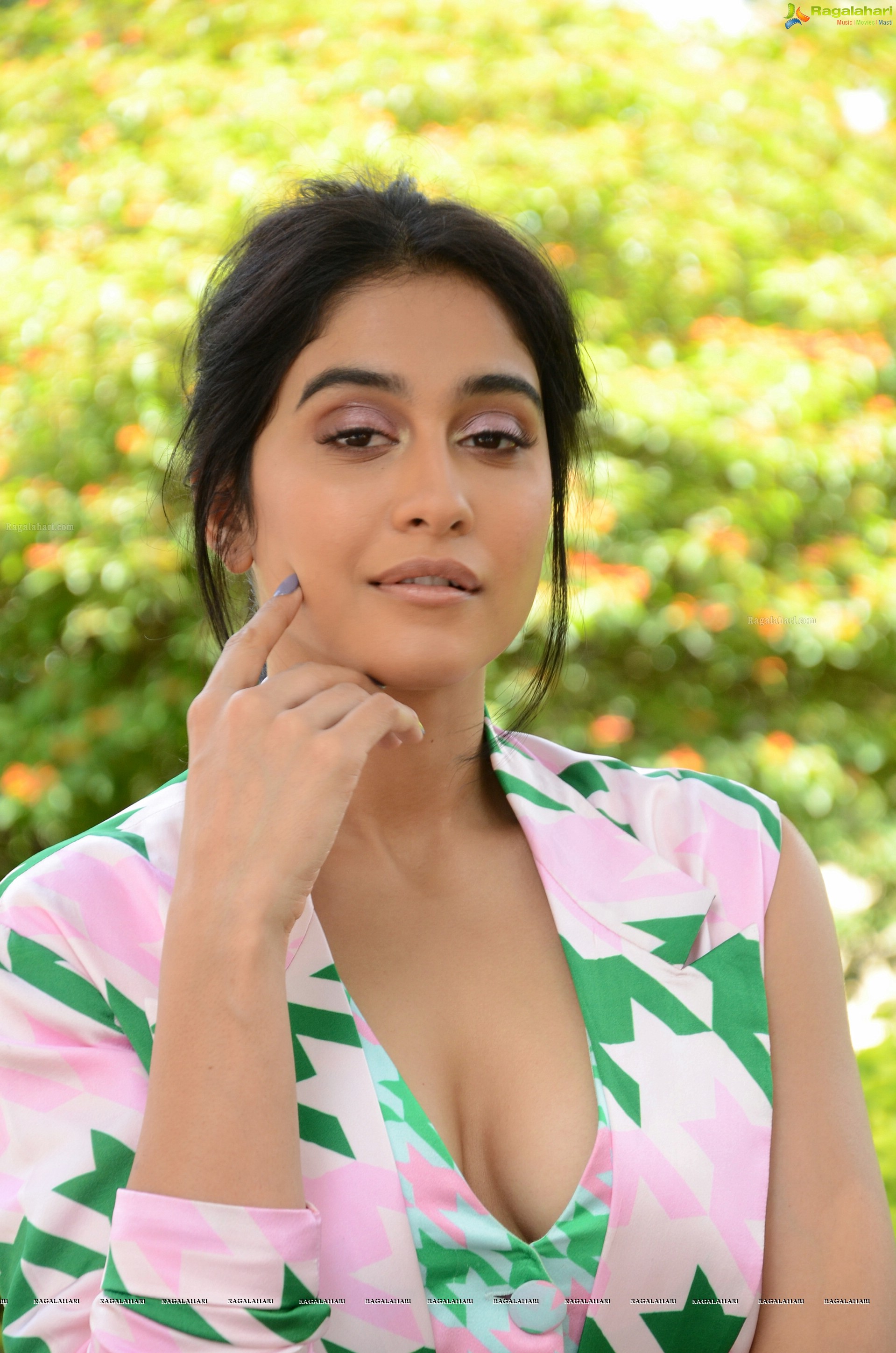 Regina Cassandra @ Evaru Movie Press Meet - HD Gallery