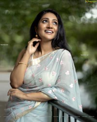 Bommu Lakshmi Latest Photoshoot Images