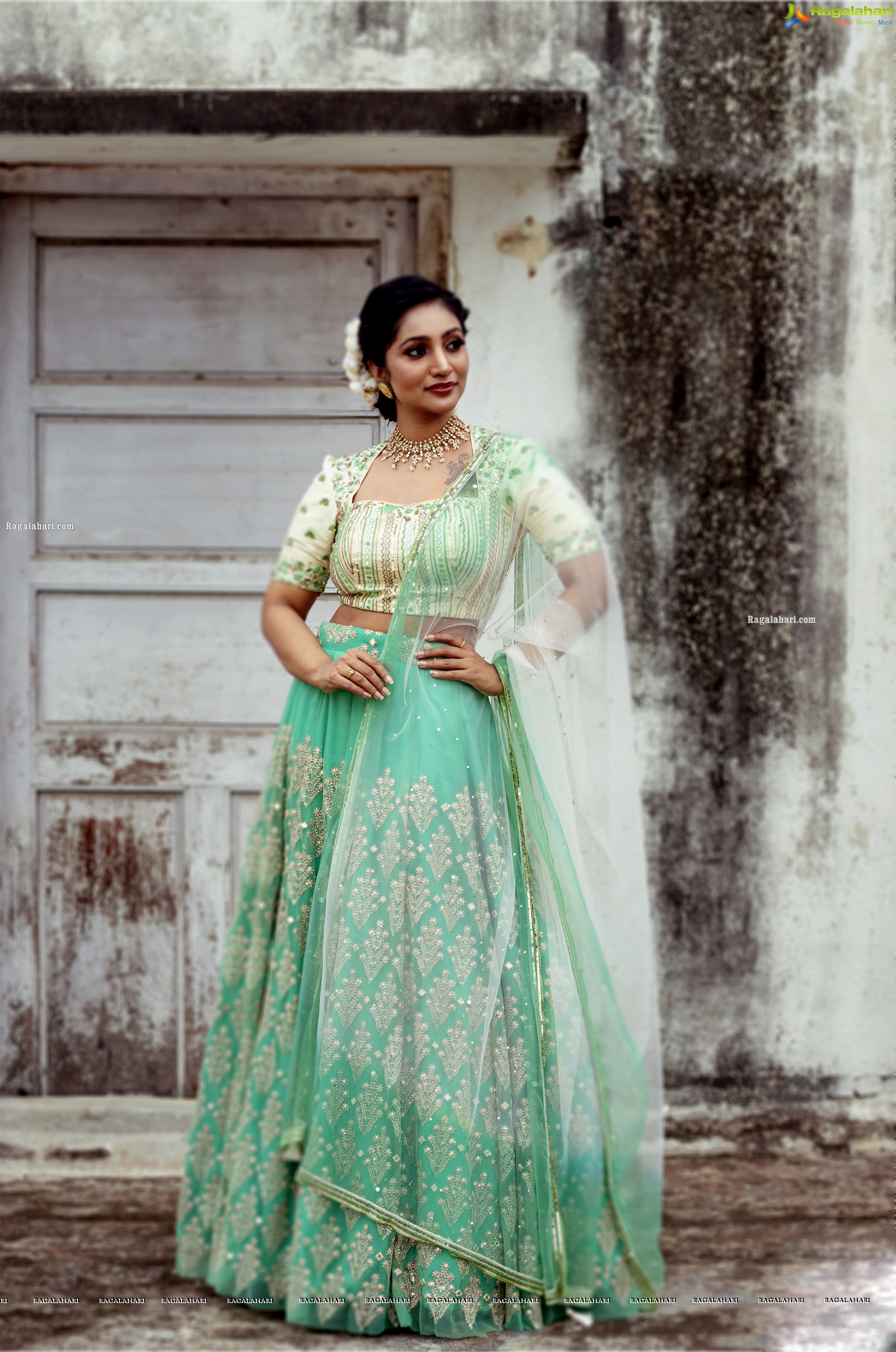 Bommu Lakshmi Latest Photoshoot Images - HD Gallery